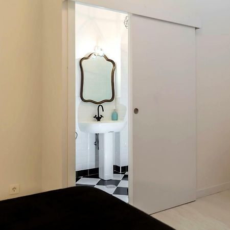Mezzanine Yellow Мадрид Екстериор снимка
